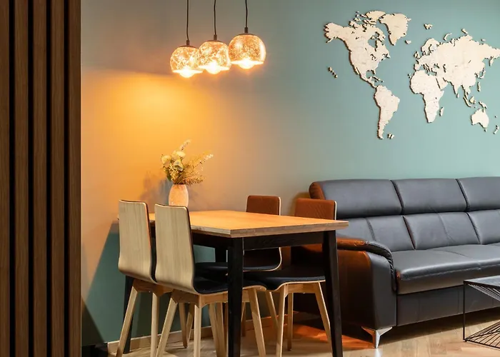 Rentplanet - Quorum Apartment *