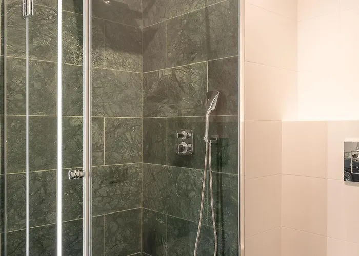 Rentplanet - Quorum Apartment *