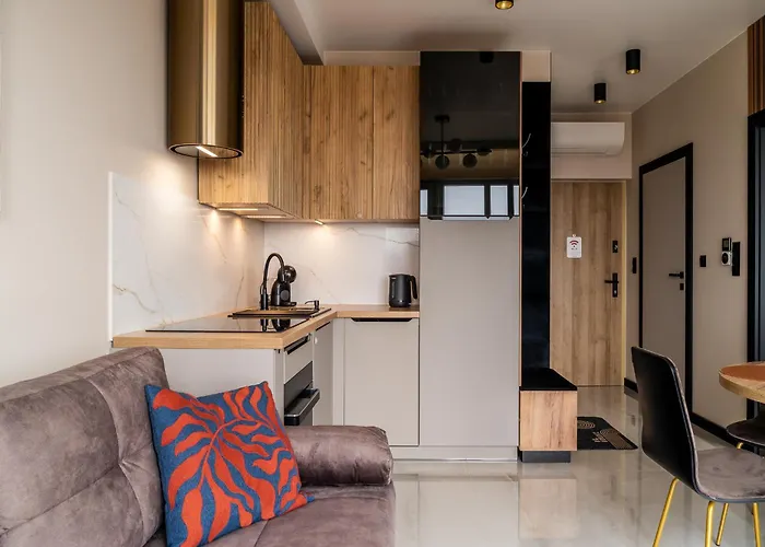 Rentplanet - Quorum Apartment