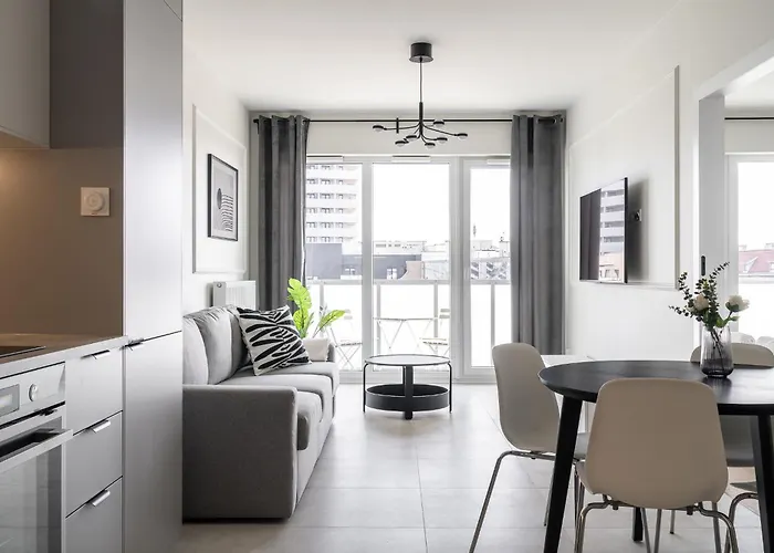 Rentplanet - Quorum Apartment *