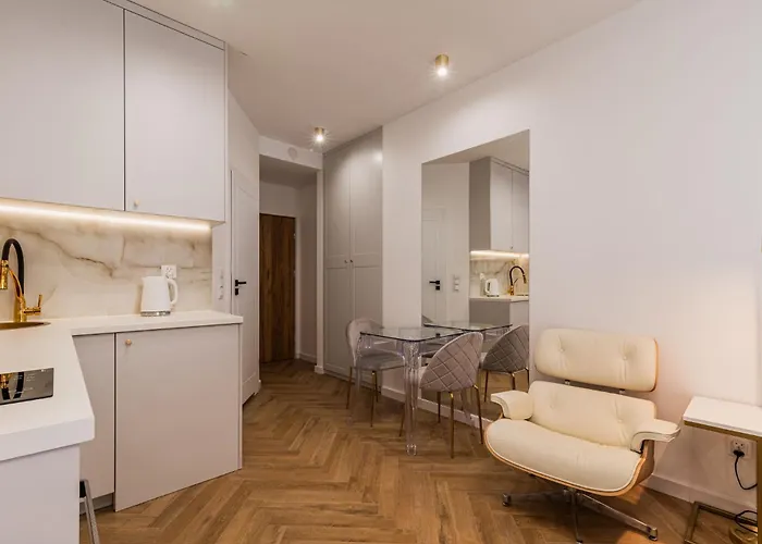Rentplanet - Quorum Apartment