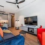 Rentplanet - Quorum Apartment