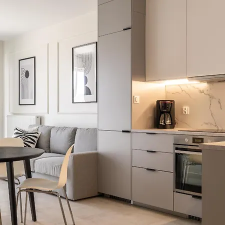 Rentplanet - Quorum Apartment *