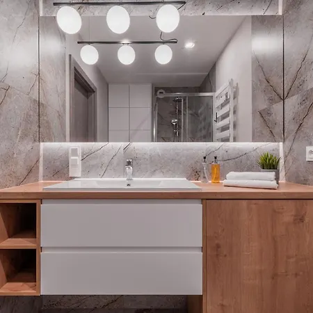 Rentplanet - Quorum Apartman
